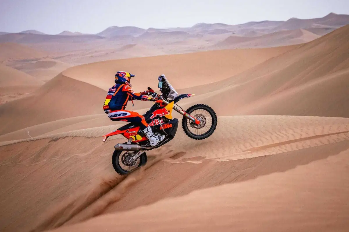 Dakar 2026. T10. Moto, incidente a Sanders, ora è Brabec VS Benavides. Auto, trappola di navigazione, Al Attiyah sottoscrive (31)