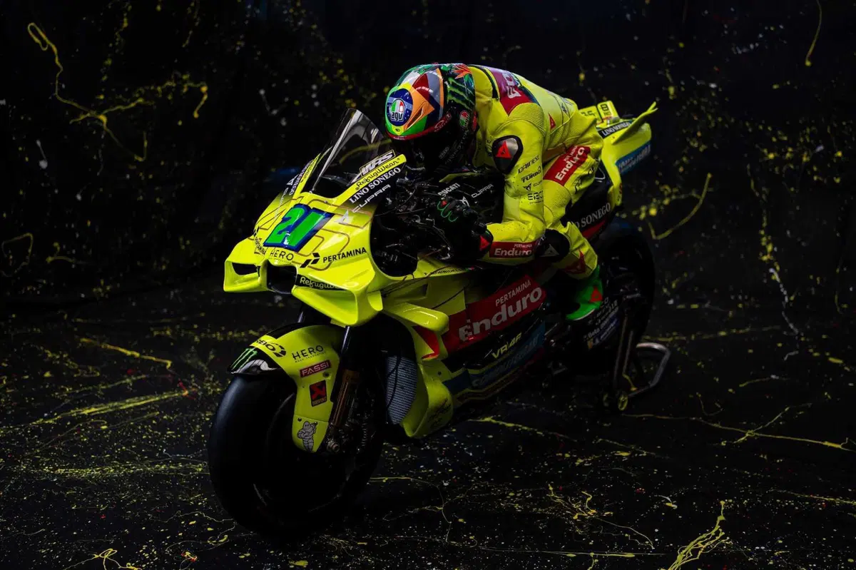 MotoGP 2026. Svelata la nuova livrea del team VR46: addio al colore bianco, spazio al nero [GALLERY] (5)
