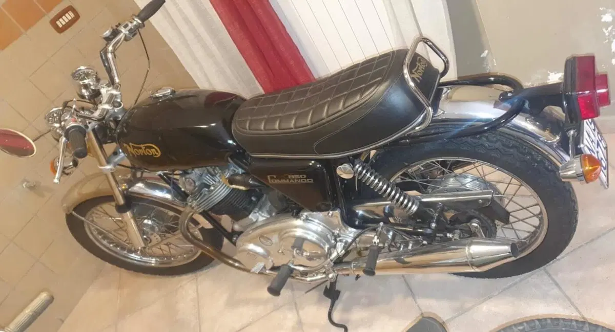 Norton 850 commando