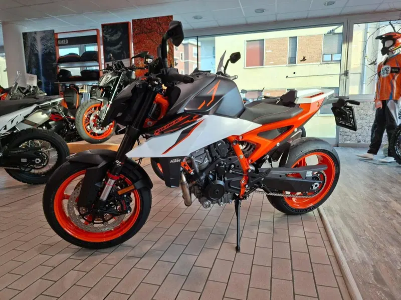 KTM 990 Duke R (2026)