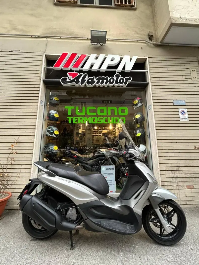 Piaggio Beverly 350 ABS (2016 - 20) (3)