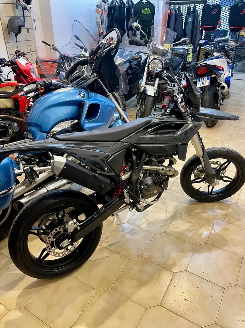 Betamotor RR 125 4T Motard T - X Special Edition (2025 - 26) (4)