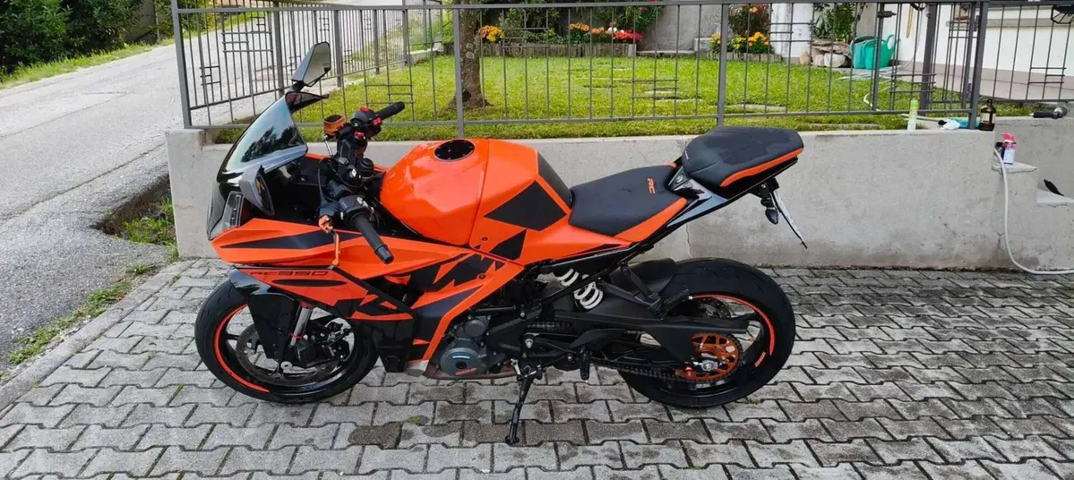 KTM RC 390 (2022 - 26) (5)