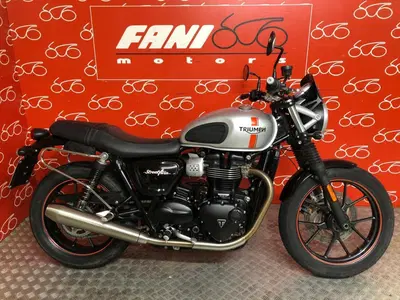Triumph Street Twin 900 (2016) usata