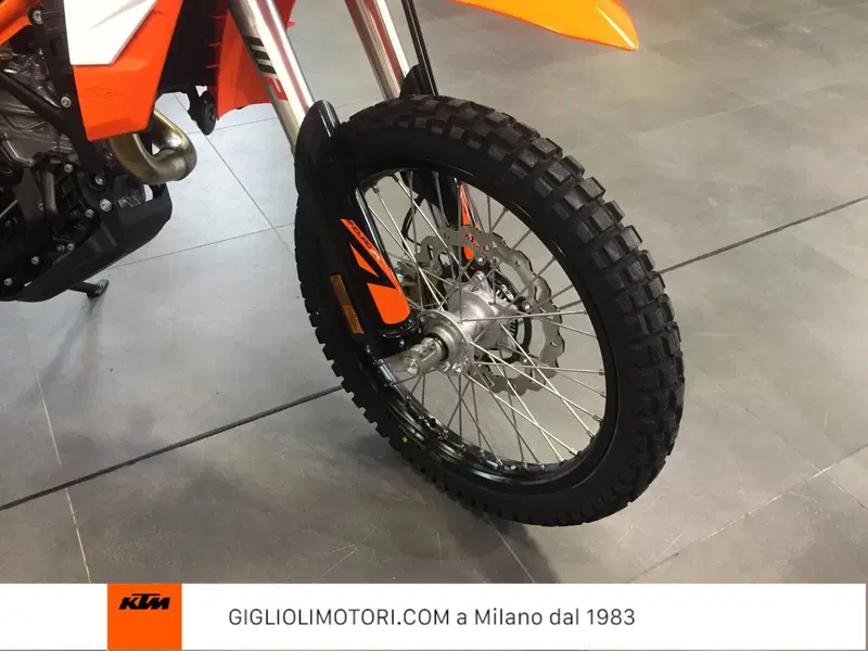 KTM 690 Enduro R (2026) (7)