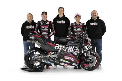 MotoGP 2026. Ecco svelata la livrea Aprilia di Marco Bezzecchi e Jorge Martin [GALLERY]
