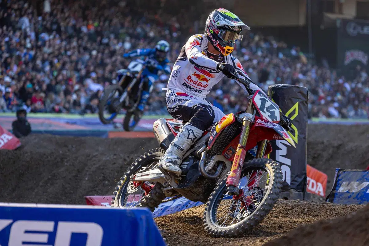 Galfer debutta nell’AMA Supercross 2026 ad Anaheim con Ducati e Troy Lee Designs (5)