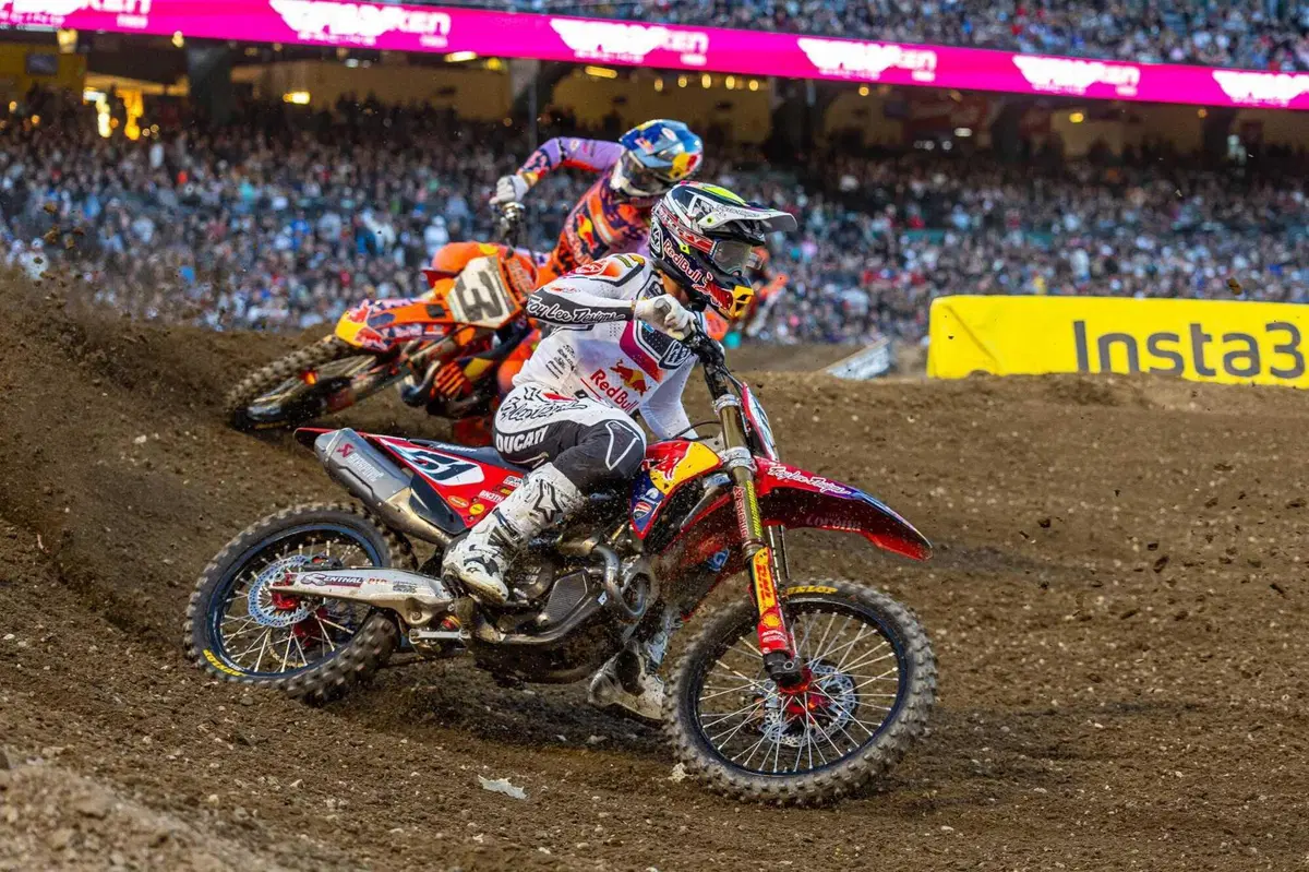 Galfer debutta nell’AMA Supercross 2026 ad Anaheim con Ducati e Troy Lee Designs (6)