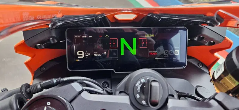 KTM 990 RC R (2026) (15)