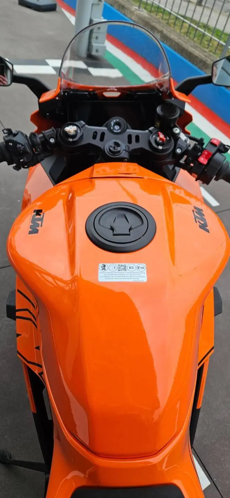KTM 990 RC R (2026) (14)