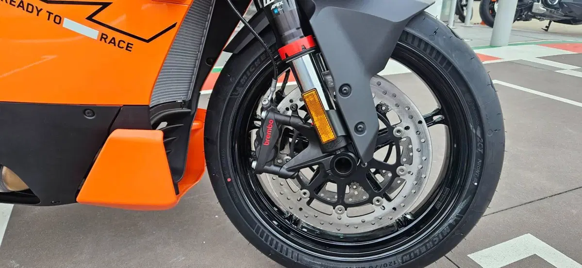 KTM 990 RC R (2026) (9)