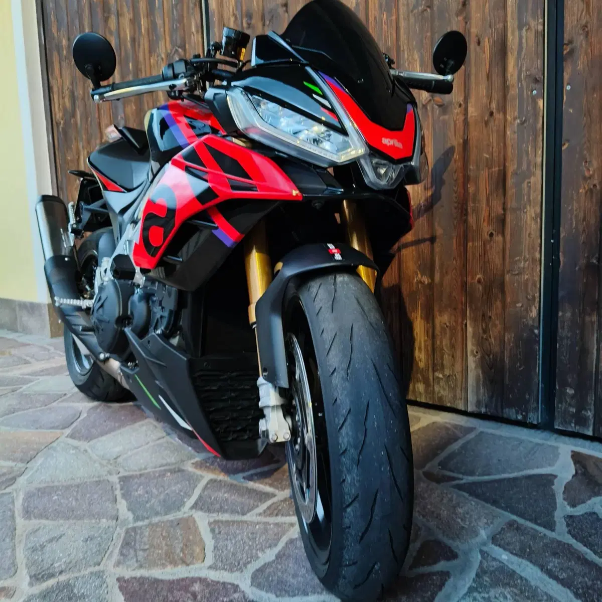 Aprilia Tuono V4 Factory (2021 - 24) (5)