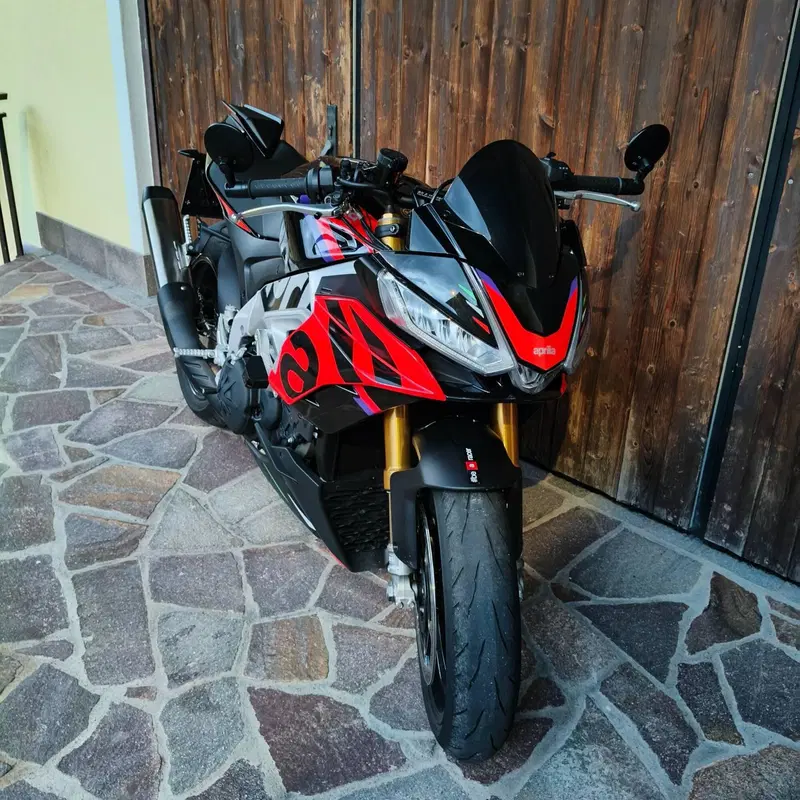 Aprilia Tuono V4 Factory (2021 - 24) (7)