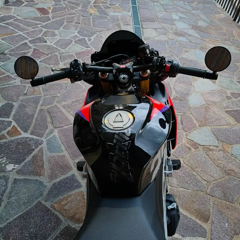 Aprilia Tuono V4 Factory (2021 - 24) (8)