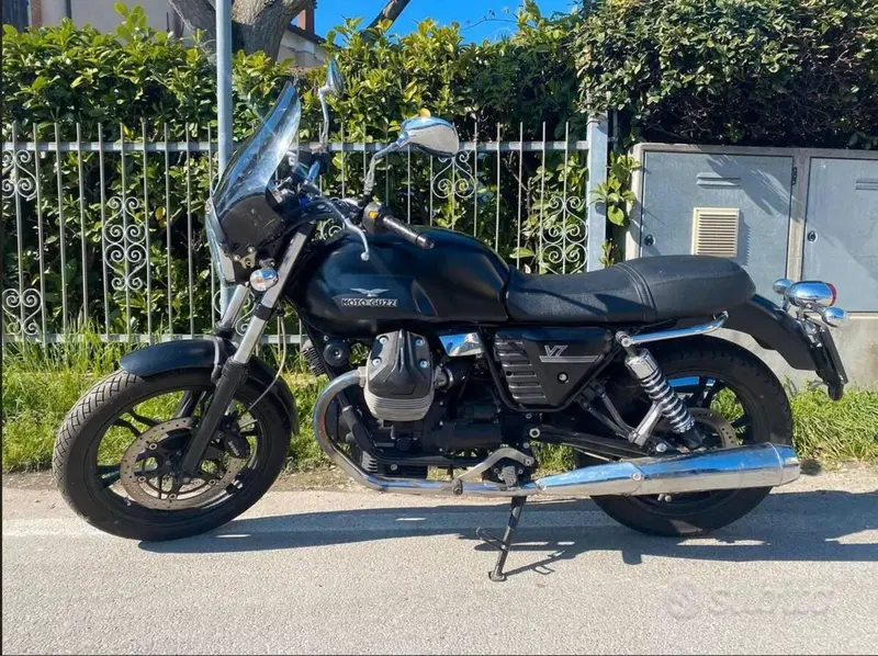 Moto Guzzi V7 Classic (2008 - 12) (2)