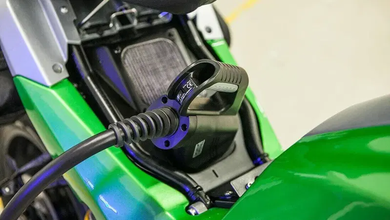 L'uso intensivo non danneggia le batterie ev, che sono sempre pi&ugrave; longeve, ma la ricarica rapida s&igrave;
