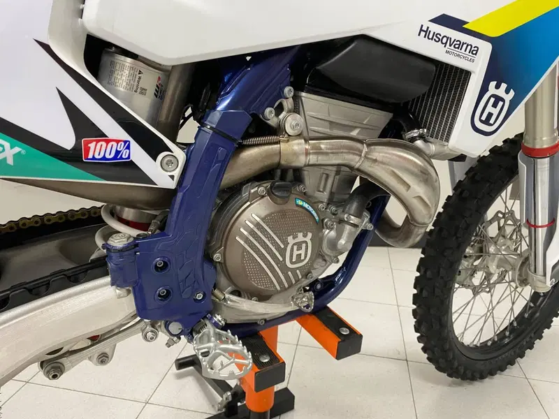 Husqvarna FC 350 (2025 - 26) (4)