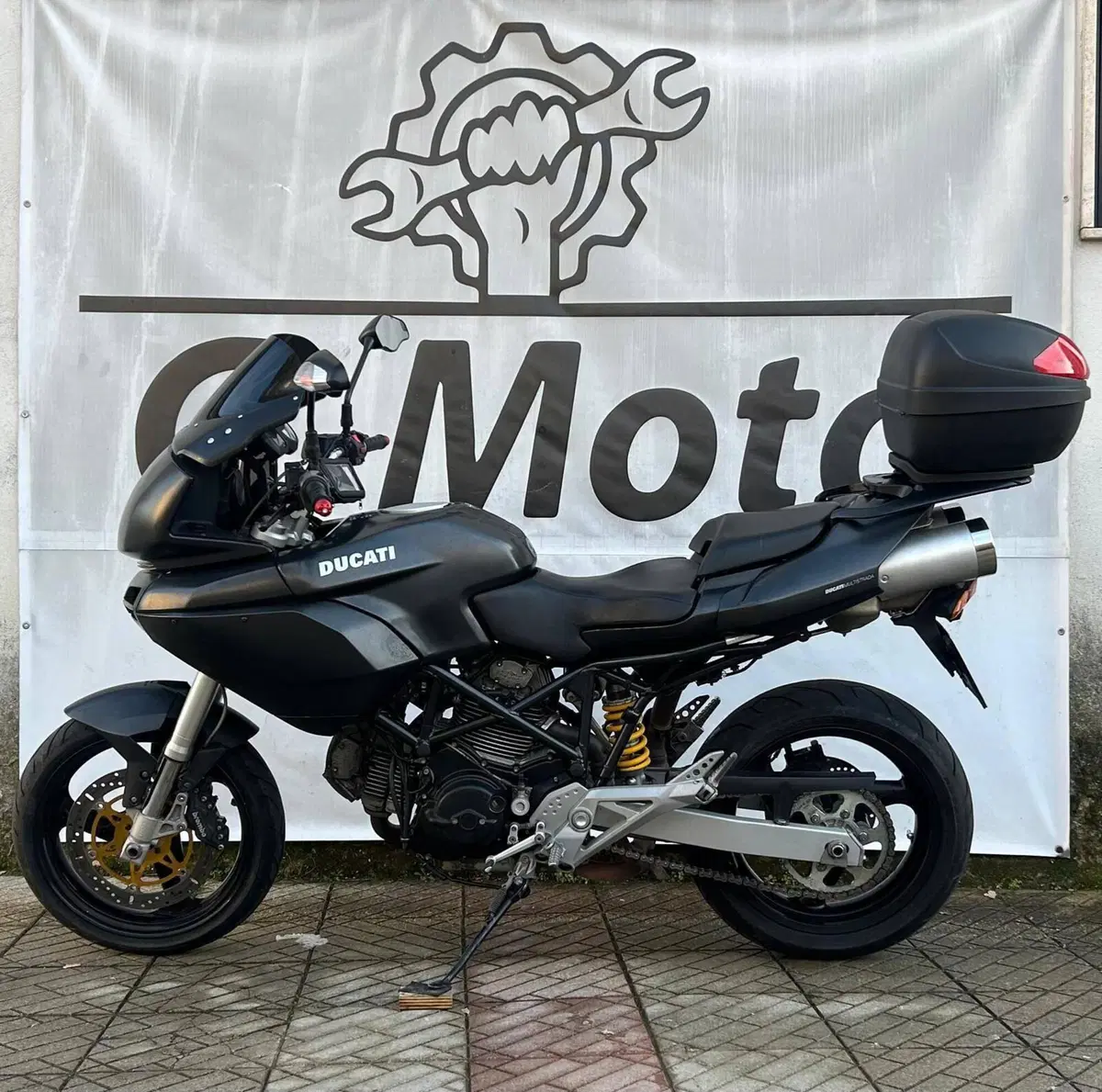 Ducati Monster 620 Dark (2003 - 06) (2)