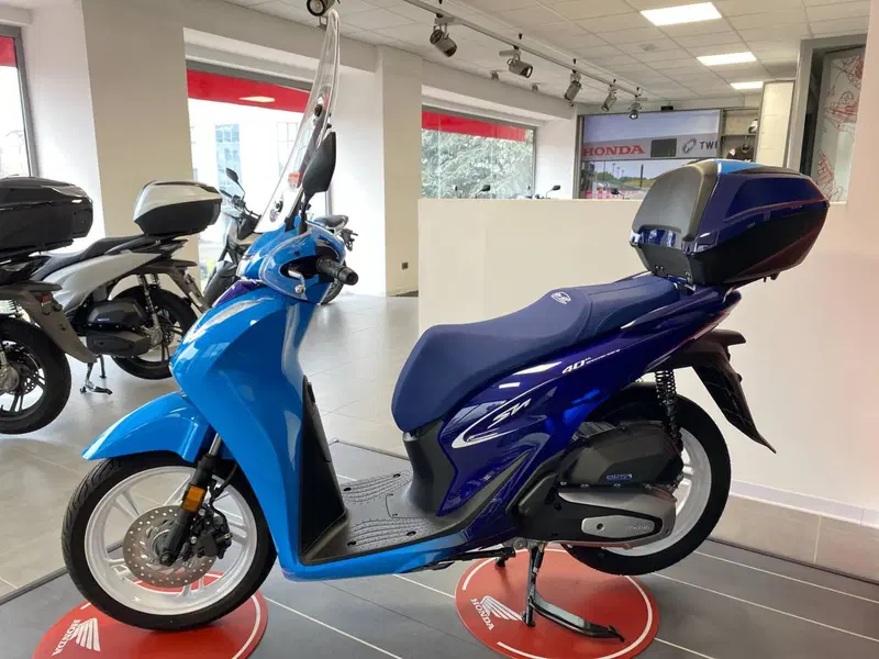 Honda SH 125i Sport (2024 - 25) (4)