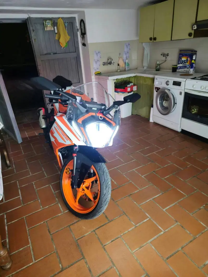 KTM RC 125 (2022 - 26) (5)