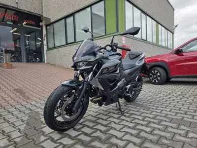Kawasaki Z7 Hybrid (2024 - 26) usata
