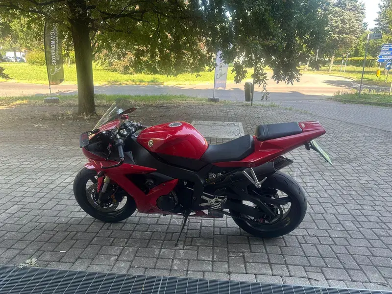 Yamaha YZF R1 (2002 - 03) (2)