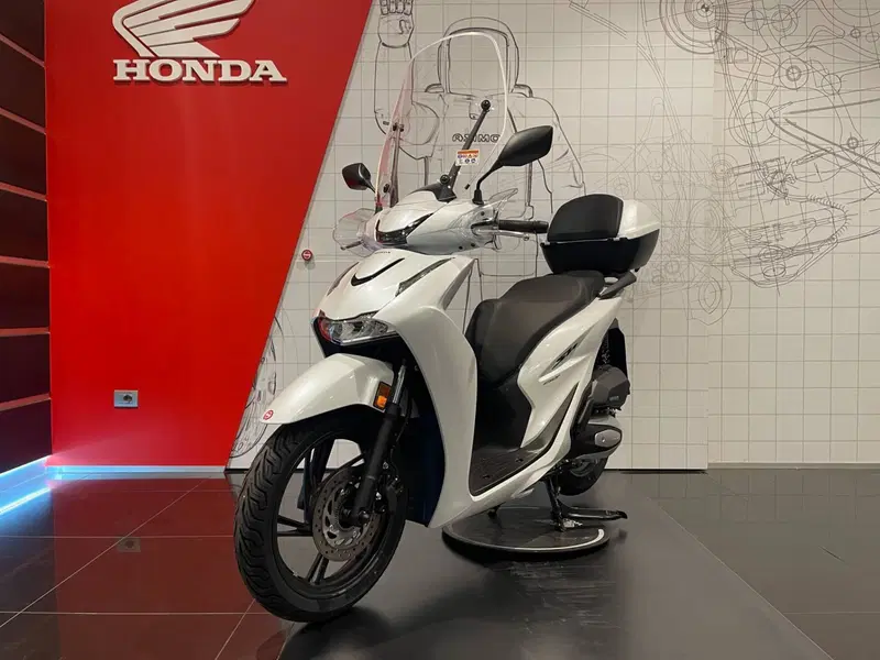 Honda SH 150 (2026) (4)