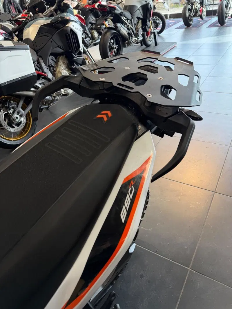 KTM 890 Adventure R (2021) (6)