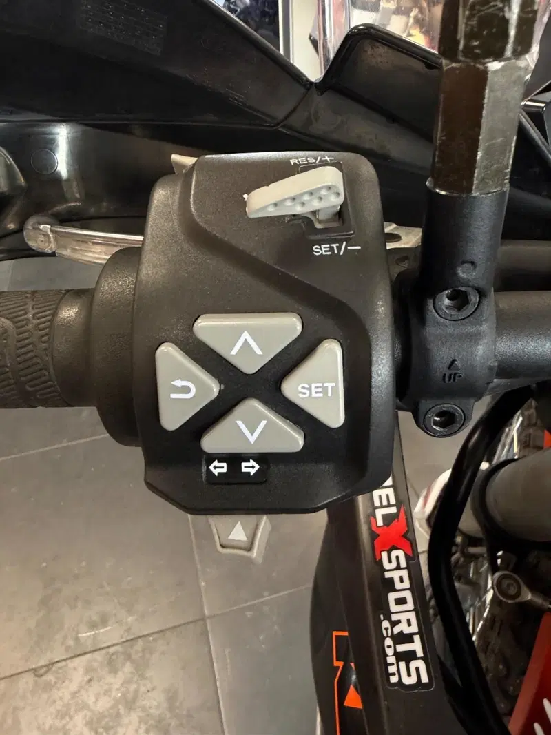 KTM 890 Adventure R (2021) (8)