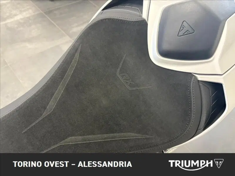 Triumph Street Triple 765 RX (2026) (14)