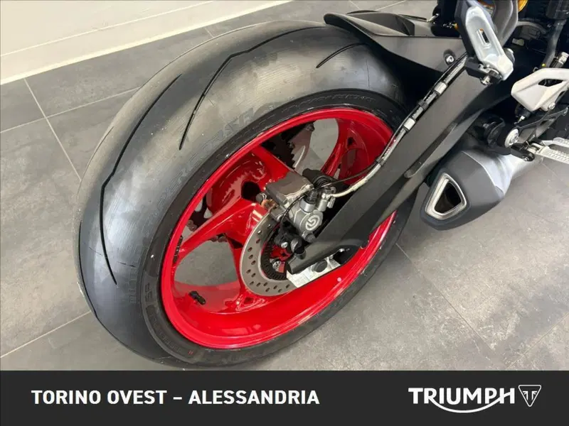 Triumph Street Triple 765 RX (2026) (15)