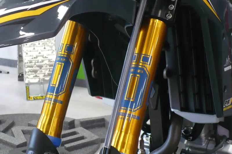 AJP PR7 650 Adventure Gold Edition (2025 - 26) (5)