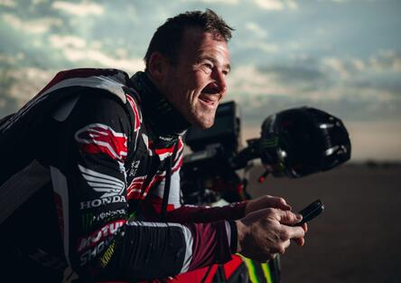 Dakar 2026. T12. La sangre fría de Brabec, Honda, y Al Attiyah, Dacia; la vana resistencia de Benavides, KTM, Roma y Ekstrom, Ford.