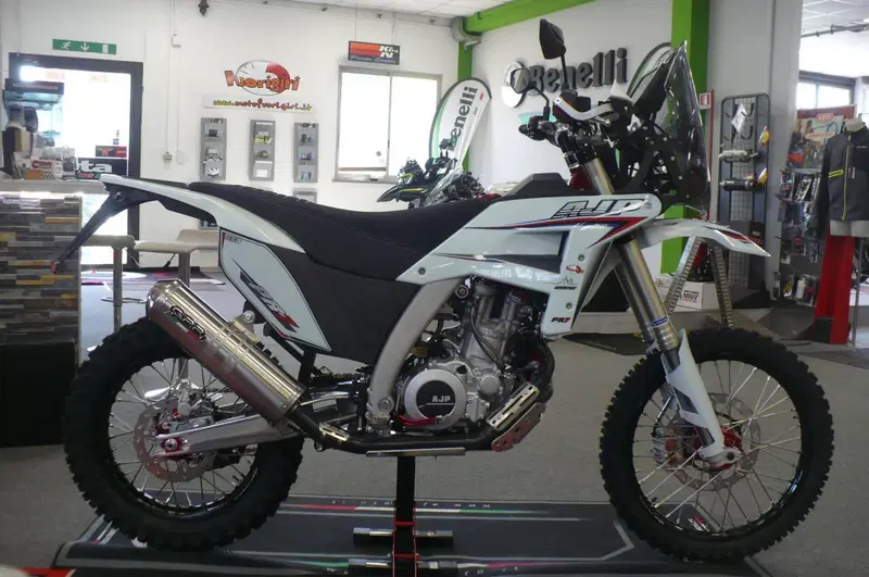 AJP PR7 650 Adventure (2025 - 26) (6)