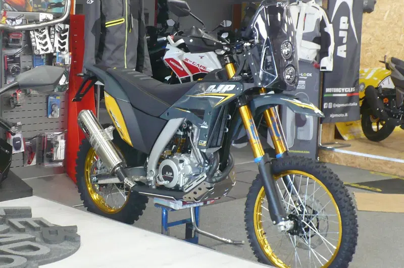 AJP PR7 650 Adventure (2025 - 26) (3)