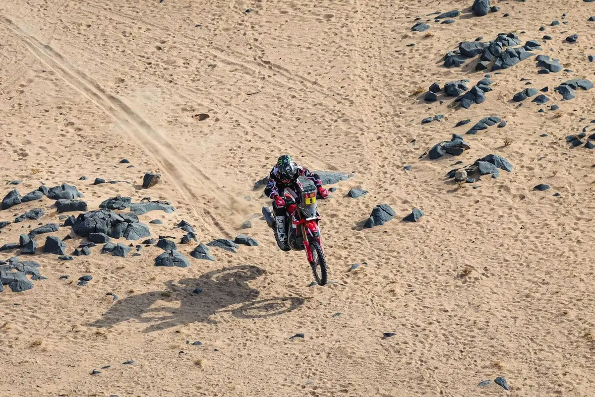 Dakar 2026. T12. Il sangue freddo di Brabec, Honda, e Al Attiyah, Dacia, la resistenza vana di Benavides, KTM, Roma e Ekstrom, Ford (10)