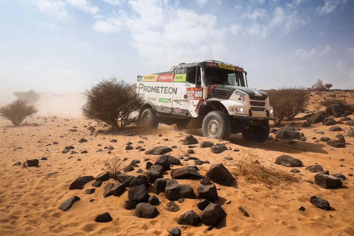 Dakar 2026. T12. Il sangue freddo di Brabec, Honda, e Al Attiyah, Dacia, la resistenza vana di Benavides, KTM, Roma e Ekstrom, Ford (12)