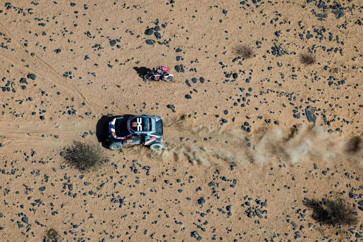 Dakar 2026. T12. Il sangue freddo di Brabec, Honda, e Al Attiyah, Dacia, la resistenza vana di Benavides, KTM, Roma e Ekstrom, Ford (22)