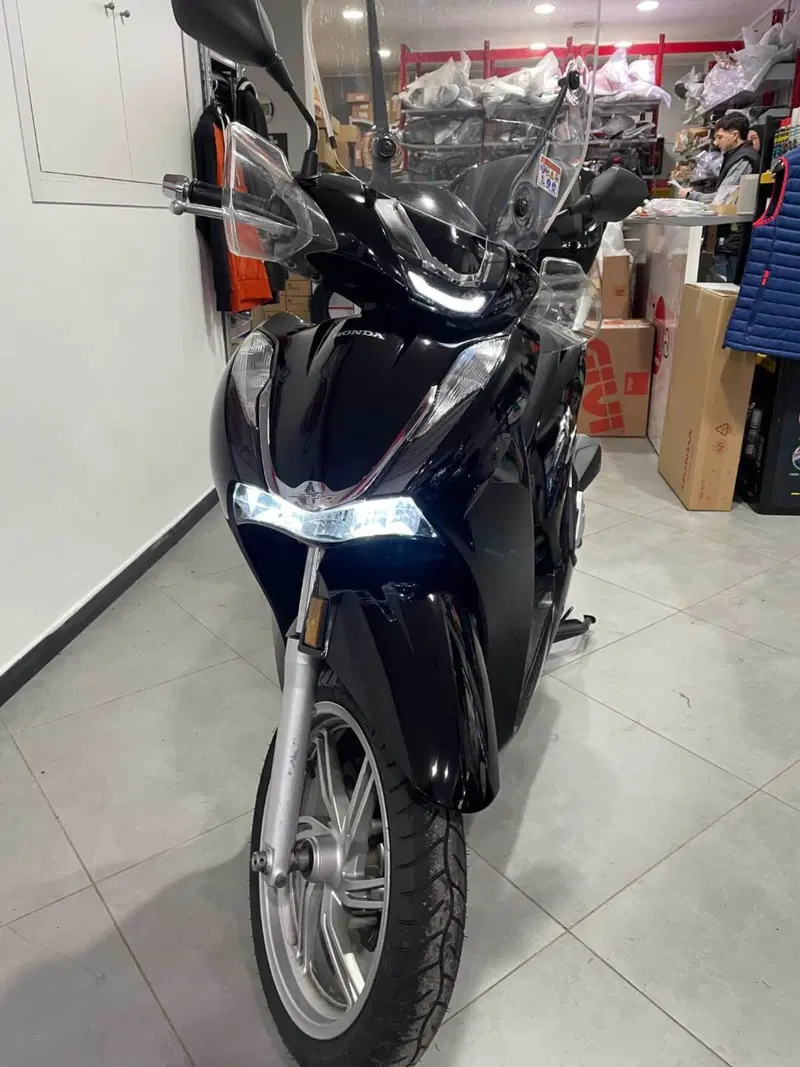 Honda SH 350 (2021 - 24) (2)