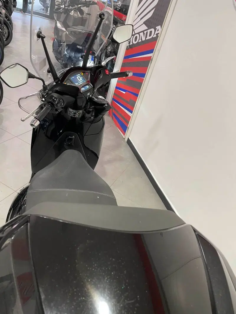 Honda SH 350 (2021 - 24) (6)