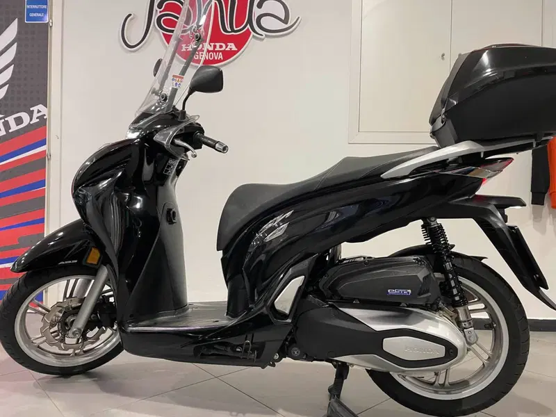 Honda SH 350 (2021 - 24) (7)