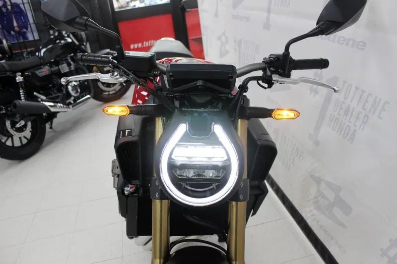 Honda CB 650 R E-Clutch (2024 - 26) (4)