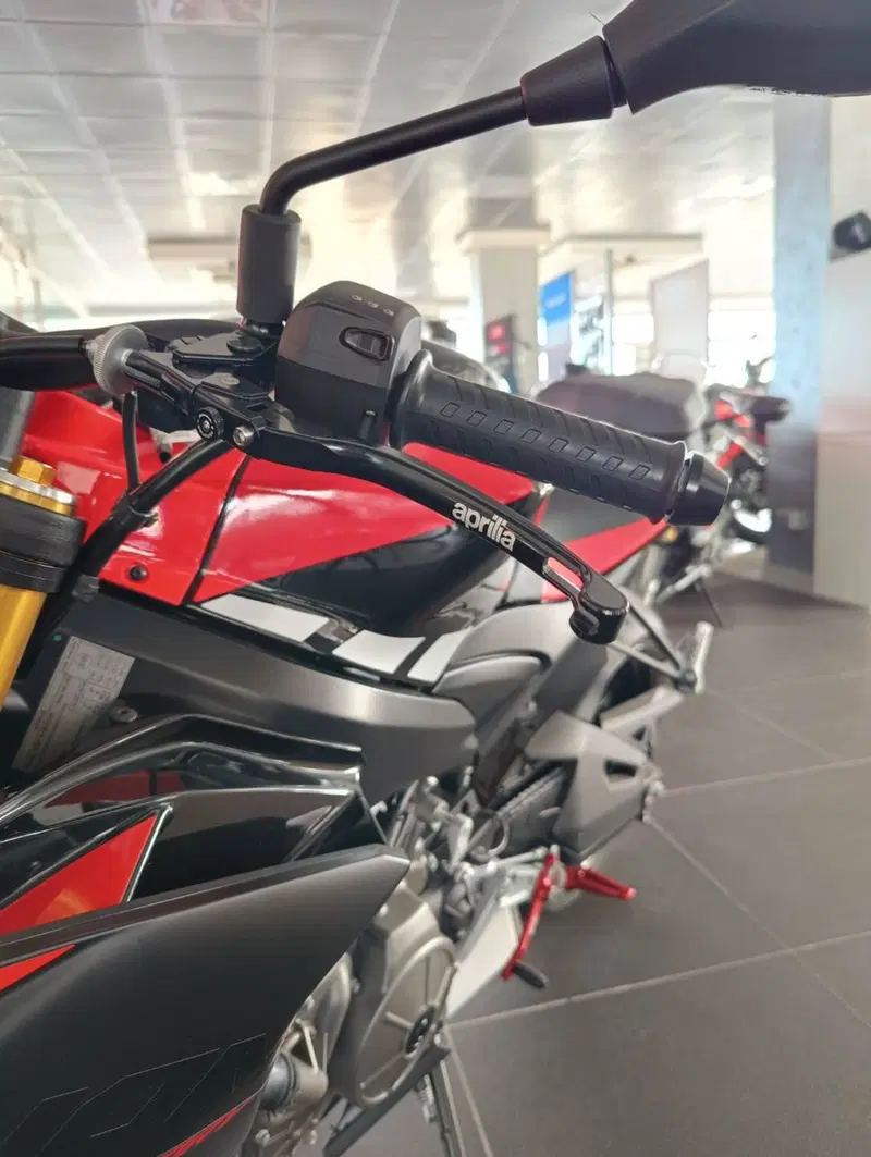 Aprilia Tuono 660 Factory (2025 - 26) (7)