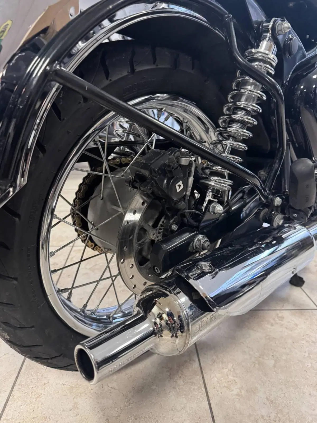 Royal Enfield Classic 350 (2021 - 26) (4)