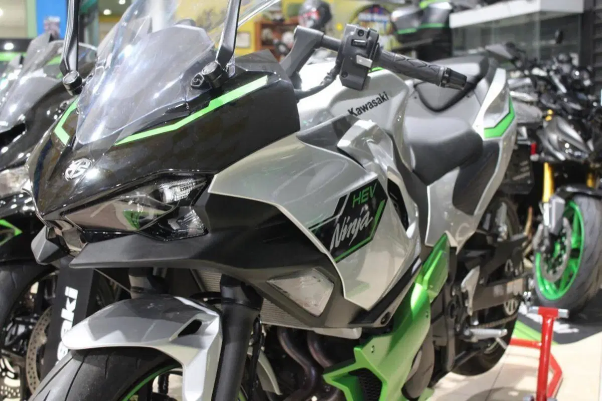 Kawasaki Ninja 7 Hybrid (2024 - 26) (2)