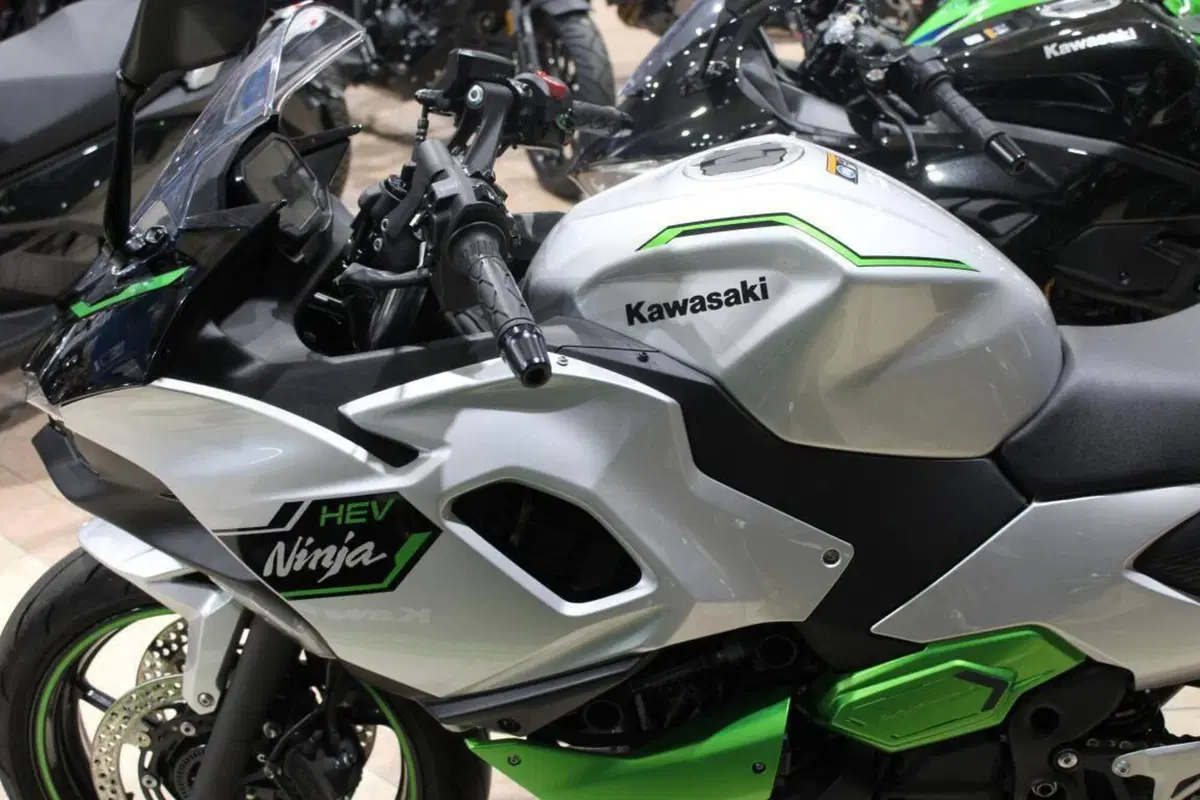 Kawasaki Ninja 7 Hybrid (2024 - 26) (6)