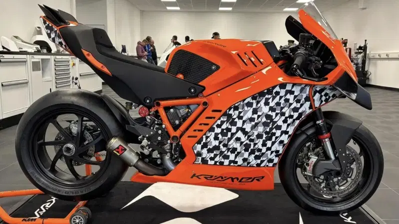 La Super Duke di Kr&auml;mer