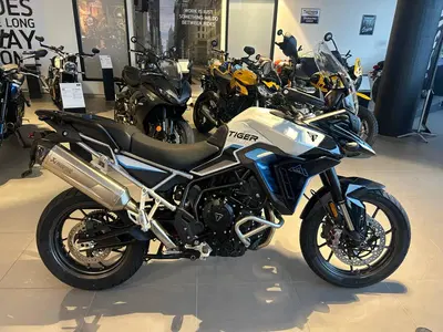 Triumph Tiger 900 Alpine Special Edition (2026) nuova