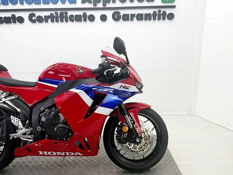 Honda CBR 600 RR (2024 - 26) (9)
