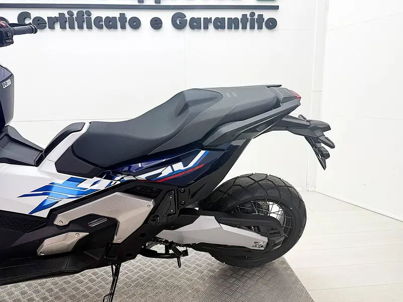 Honda X-ADV 750 Special Edition (2026) (16)